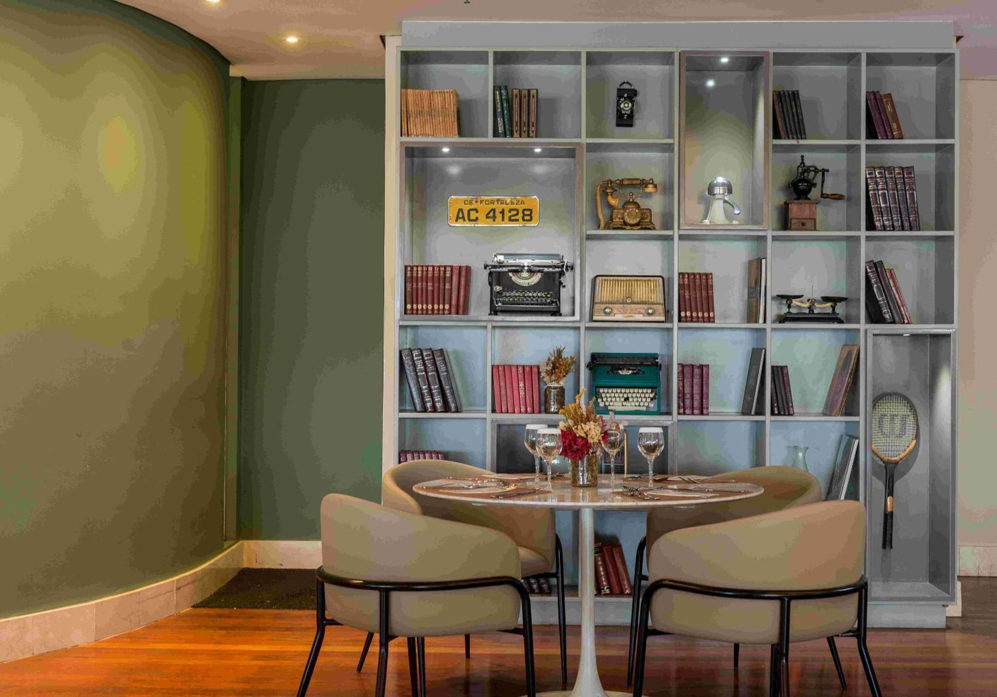 Hotel Luzeiros Fortaleza 외부 사진 The Library at the Hotel