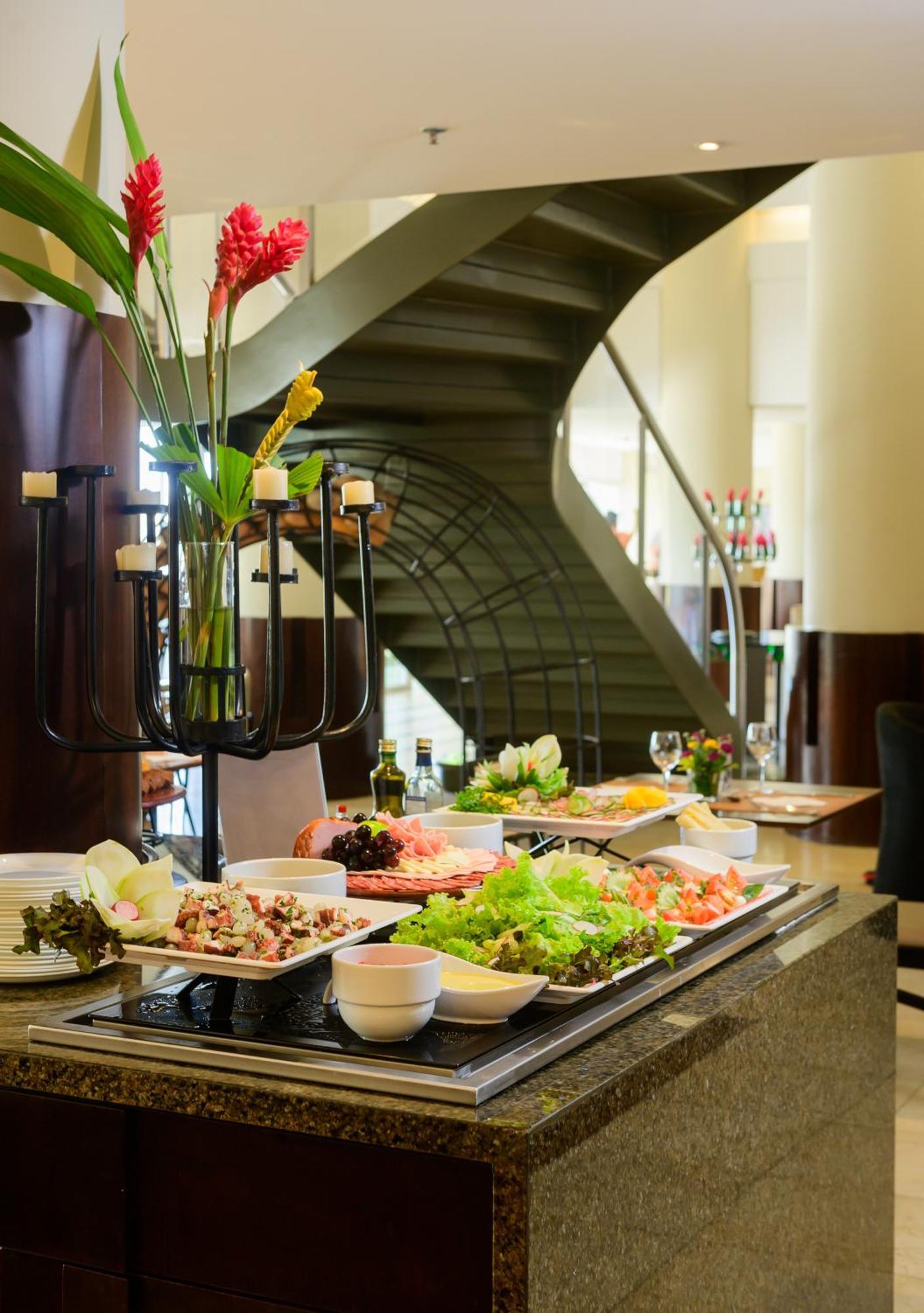 Hotel Luzeiros Fortaleza 외부 사진 A salad bar