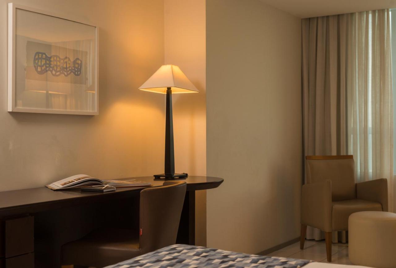 Hotel Luzeiros Fortaleza 외부 사진 A table lamp